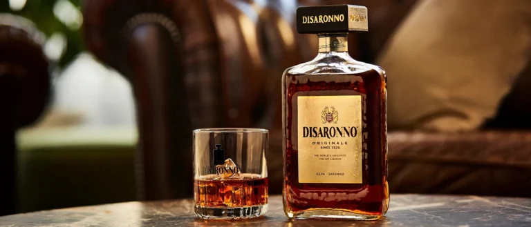 amaretto-tse-italiiskyi-liker-z-martsypanovym-sertsem-i-dusheiu-saronno-11eb