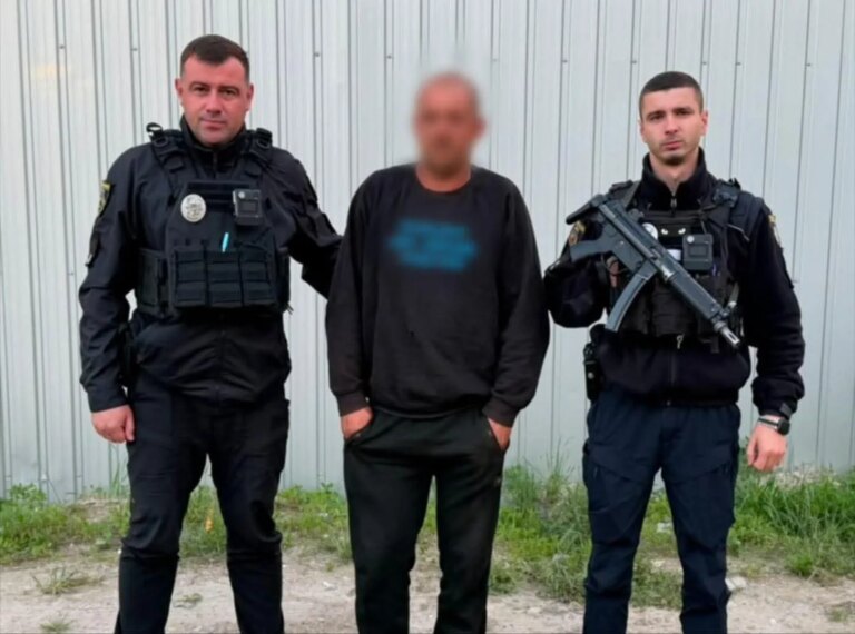34-річний підозрюваний у насильстві над пятьма племінниками з поліцейськими в Києві
