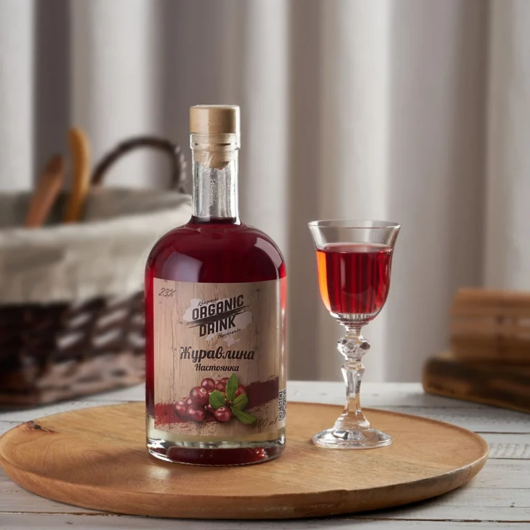 vodka-zhuravli-iak-stvoryty-domashniu-rubinovu-nastoianku-z-idealnym-balansom-6f41