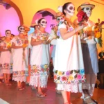 den-mertvykh-iaskrave-sviato-pamiati-shcho-ziednuie-svity-3219