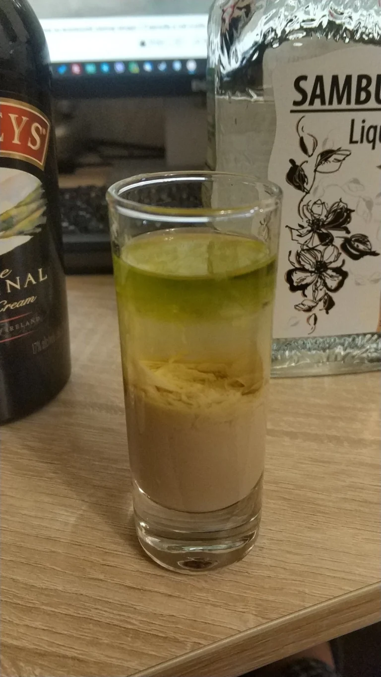 khirosima-shot-vybukhovyi-kokteil-z-efektom-iadernoho-hryba-da6e