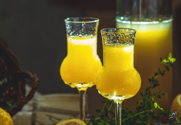 lymonchello-kokteil-soniachnyi-smak-italii-v-kozhnomu-kovtku-7c7d